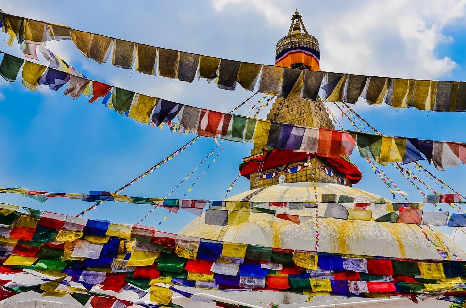 Bouddhanath – de grote witte stoepa en duizenden gebedsvlagjes