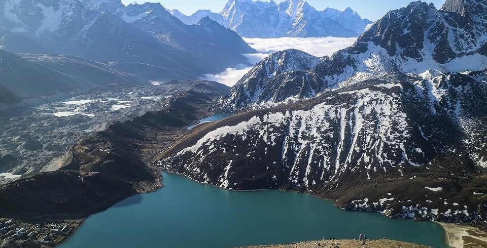 Gokyo Meren trek - 1 van de meren in Gokyo meer