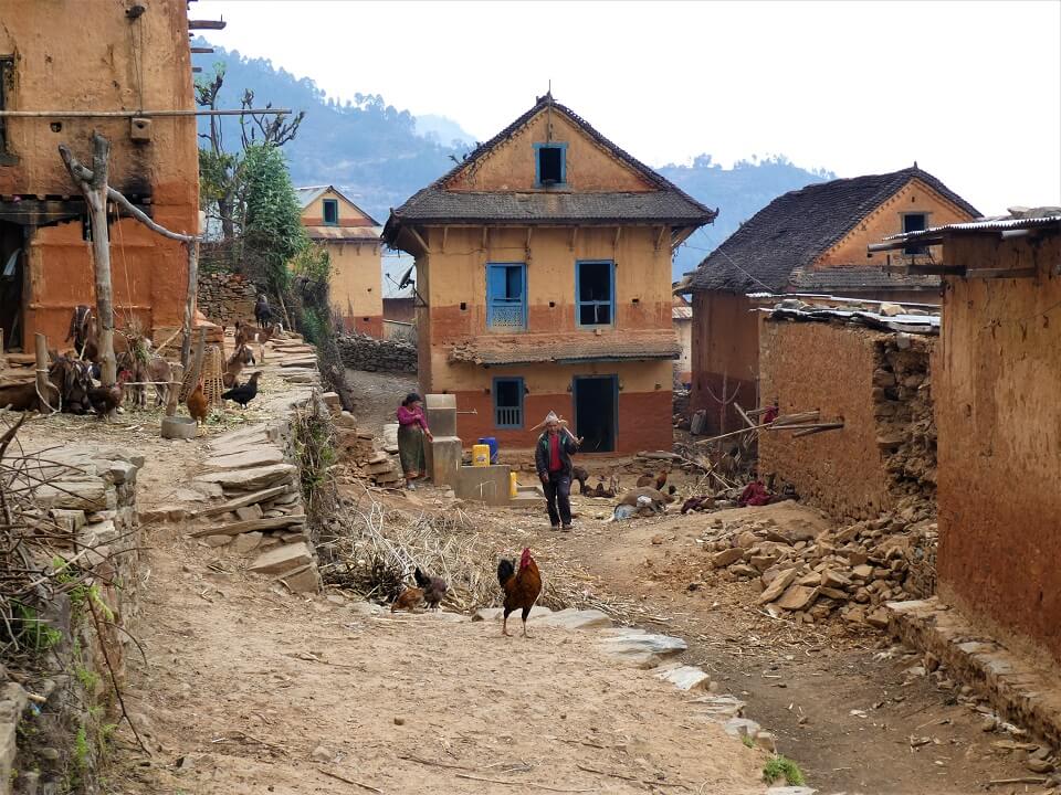 Indigenous people trek – locals aan het werk in een traditioneel dorp