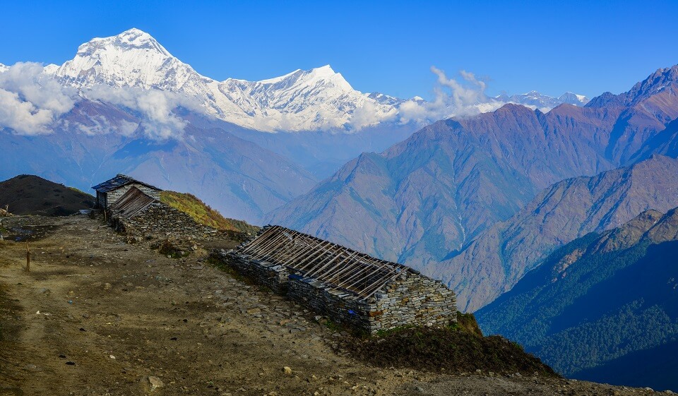 Khopra Ridge trek – zicht op de besneeuwde toppen van de Himalayas